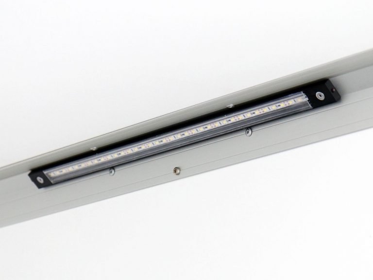 Variant Kofferanhänger Black Edition H:157 1,3t|Klappe-Neu