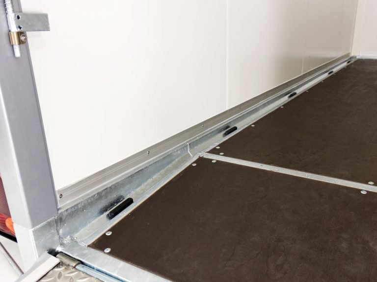 Vezeko Koffer-Absenkanhänger Höhe:210cm 2,7t|weiß-Neu