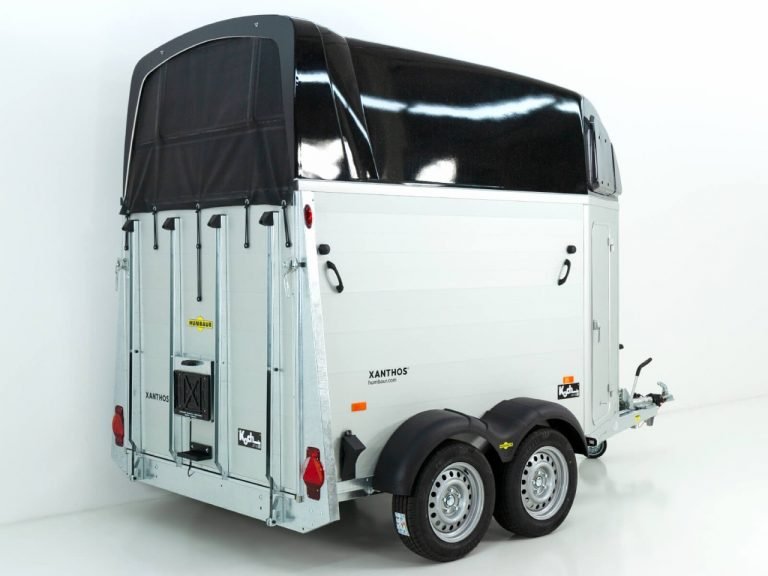 Humbaur Pferdeanhänger XANTHOS 2400|schwarz|Sattelkammer-Neu