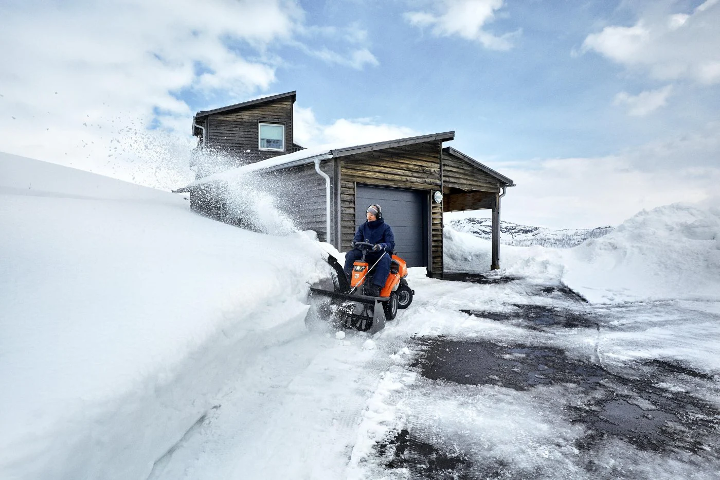 Husqvarna Profi Allrad-Frontmäher R 316TsX AWD – Grundgerät ohne Mähwerk – Modell 2025-Neu