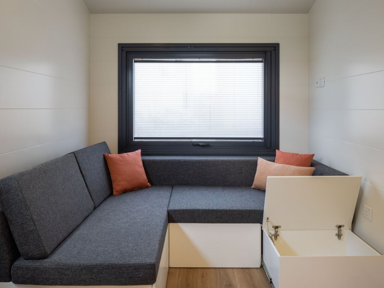 Tiny House mooble mo.5 450 – Kompaktes für 2 bis 4 Personen – Bild 8