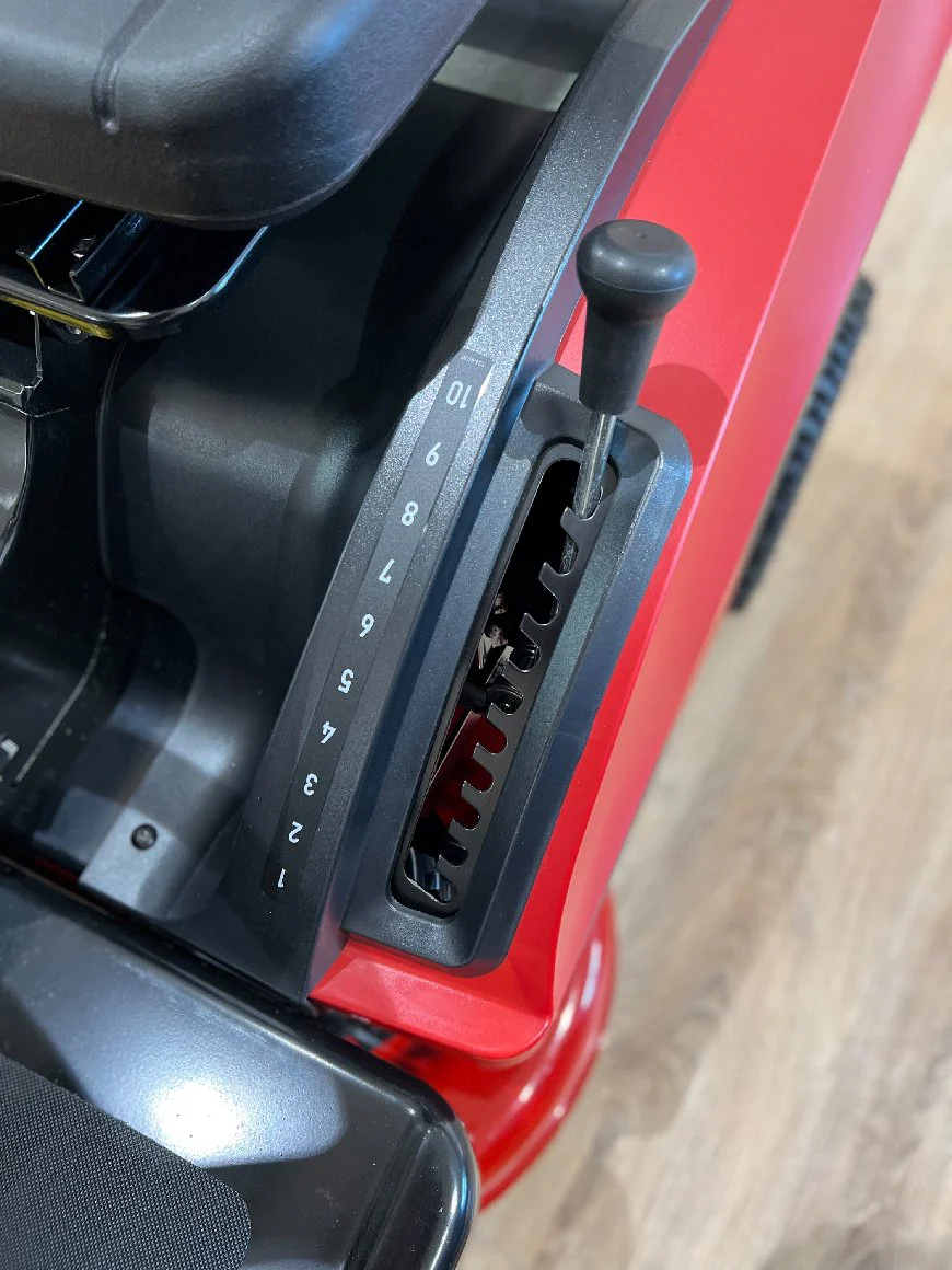 Toro Akku-Rasentraktor eS3000SD – Modell 2025-Neu